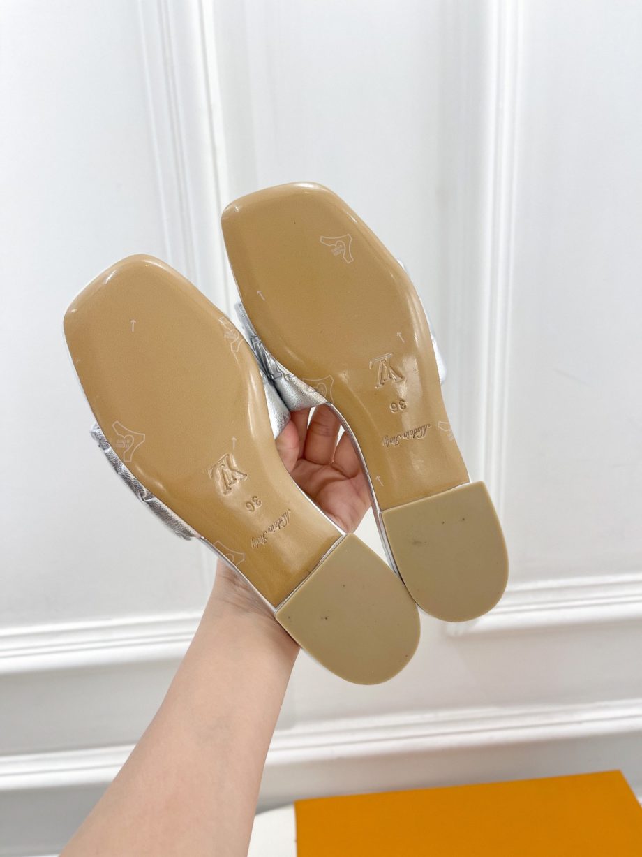louis vuitton Women's Revival Flat Mule Sliver For Women 1A9QJG