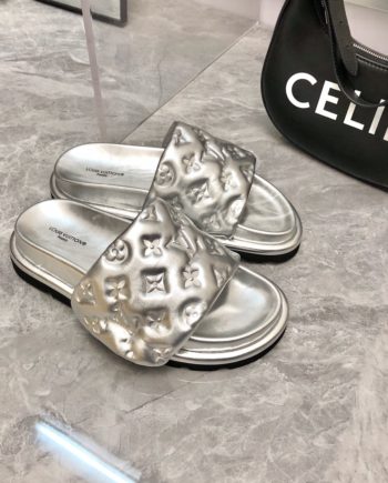 louis vuitton Women's Pool Pillow Flat Comfort Mule Sliver For Women 1AACEM