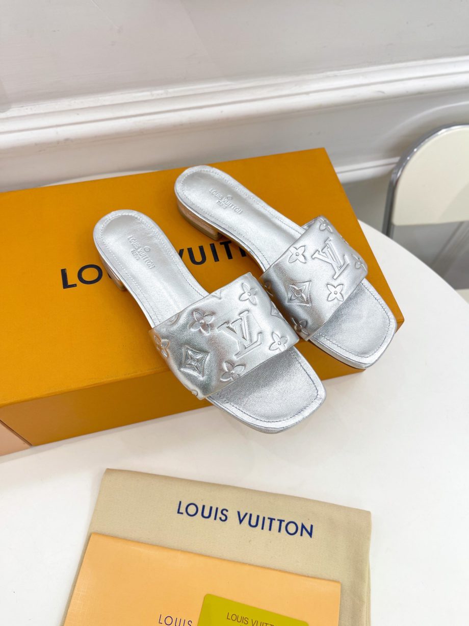 louis vuitton Women's Revival Flat Mule Sliver For Women 1A9QJG