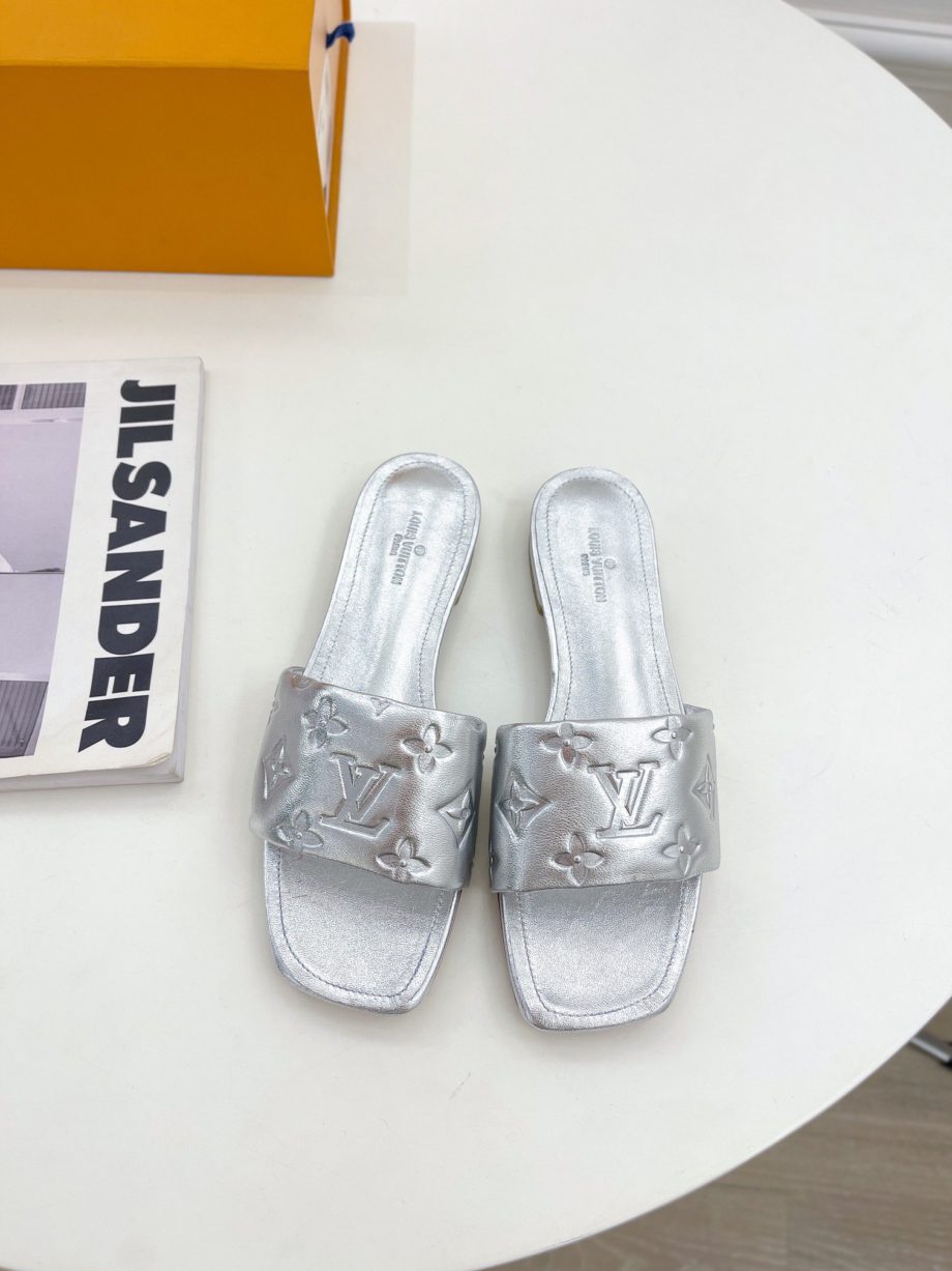 louis vuitton Women's Revival Flat Mule Sliver For Women 1A9QJG