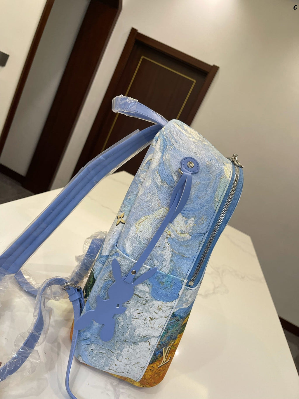 Luxury Bags Louis Vuitton  826