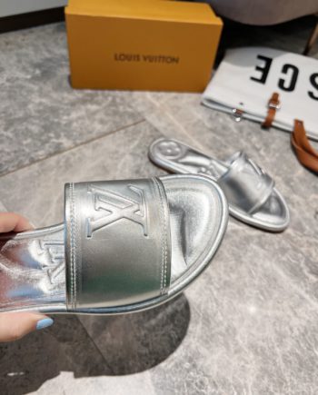 louis vuitton Women's Magnetic Flat Mule Sliver For Women 1AA1KZ