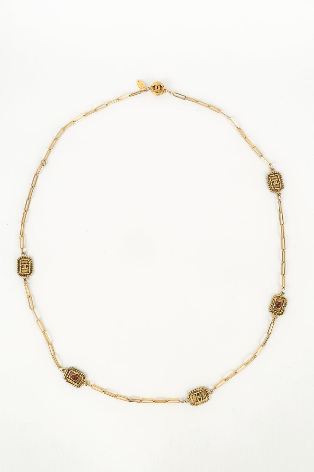 Collier dor�� Chanel 1984