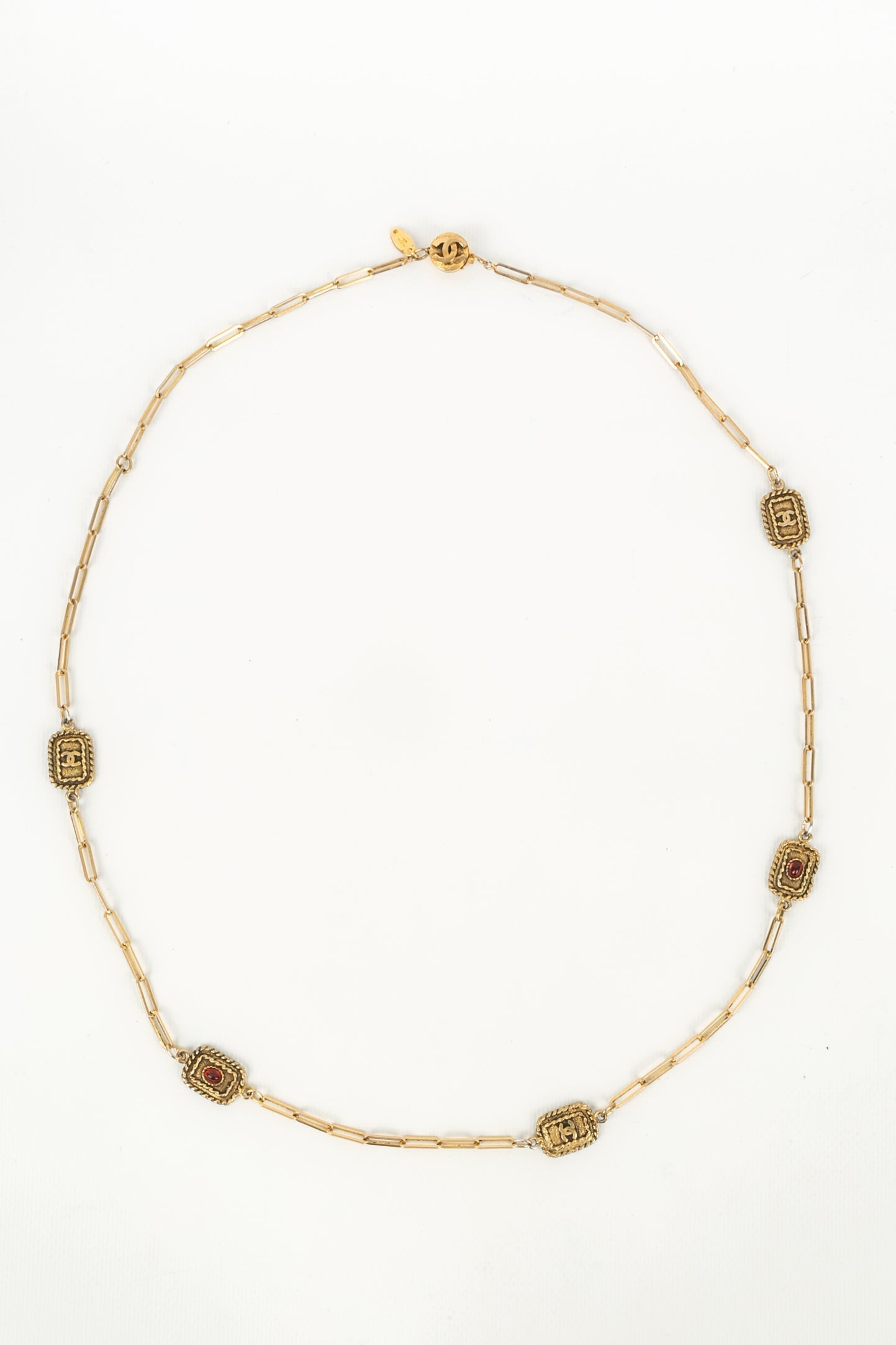 Collier dor�� Chanel 1984