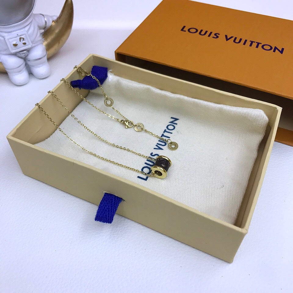BG - Holiday Necklace louis vuitton024