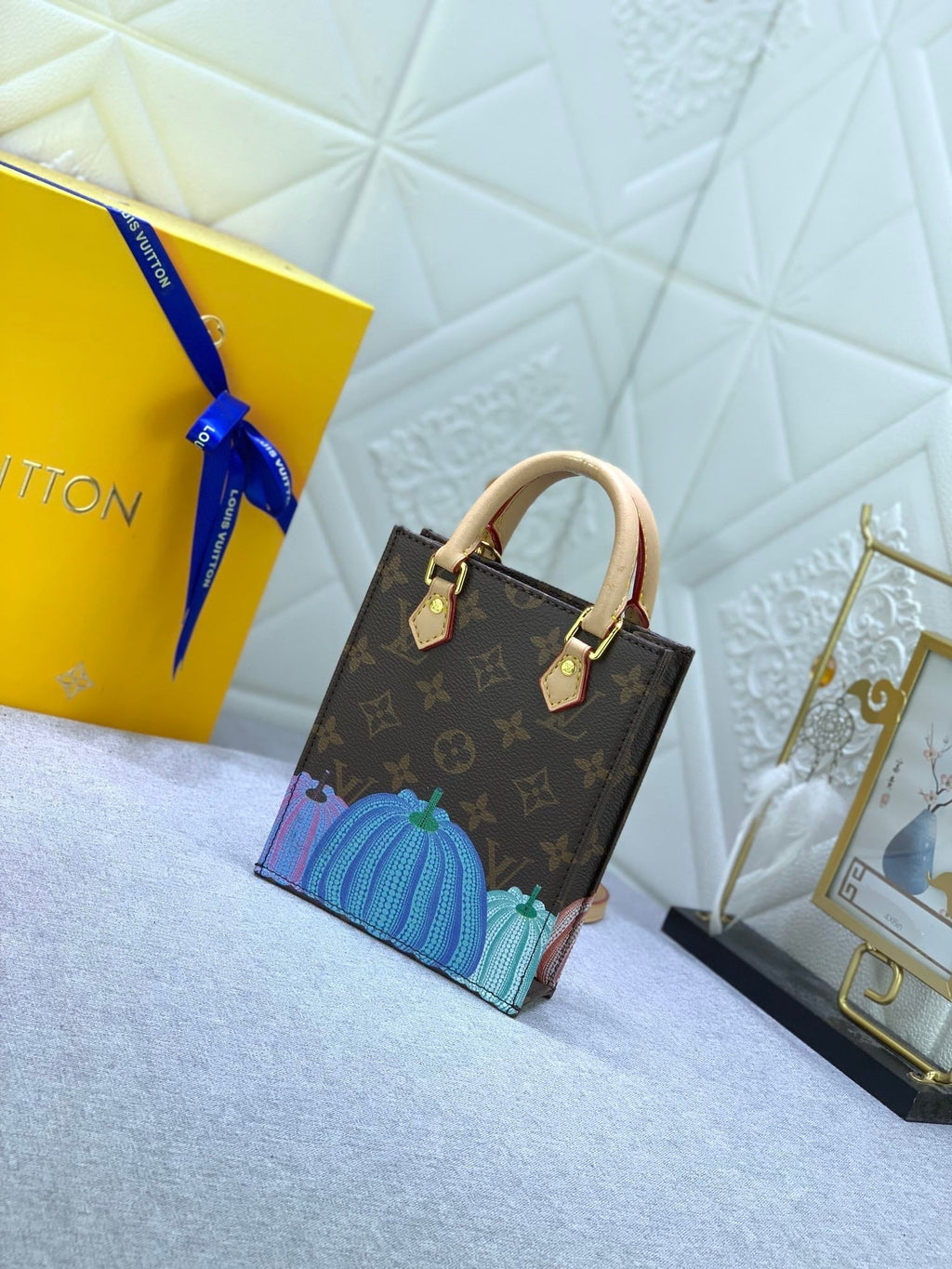 Luxury Bags Louis Vuitton  821