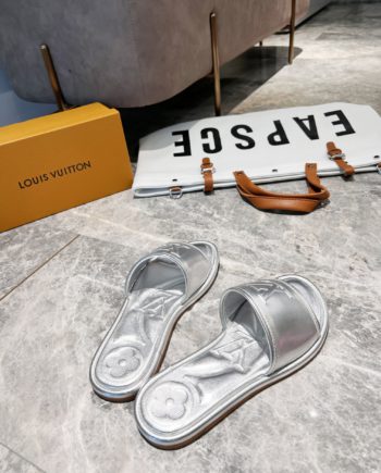 louis vuitton Women's Magnetic Flat Mule Sliver For Women 1AA1KZ