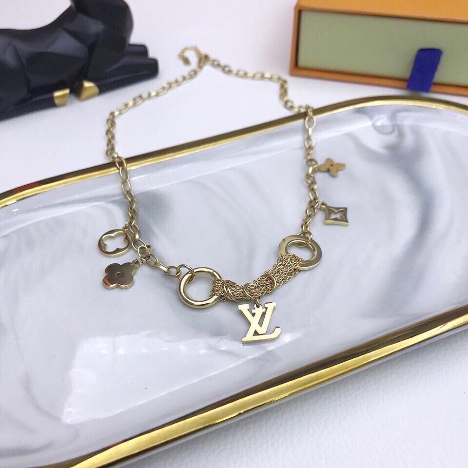 BG - Holiday Necklace louis vuitton006