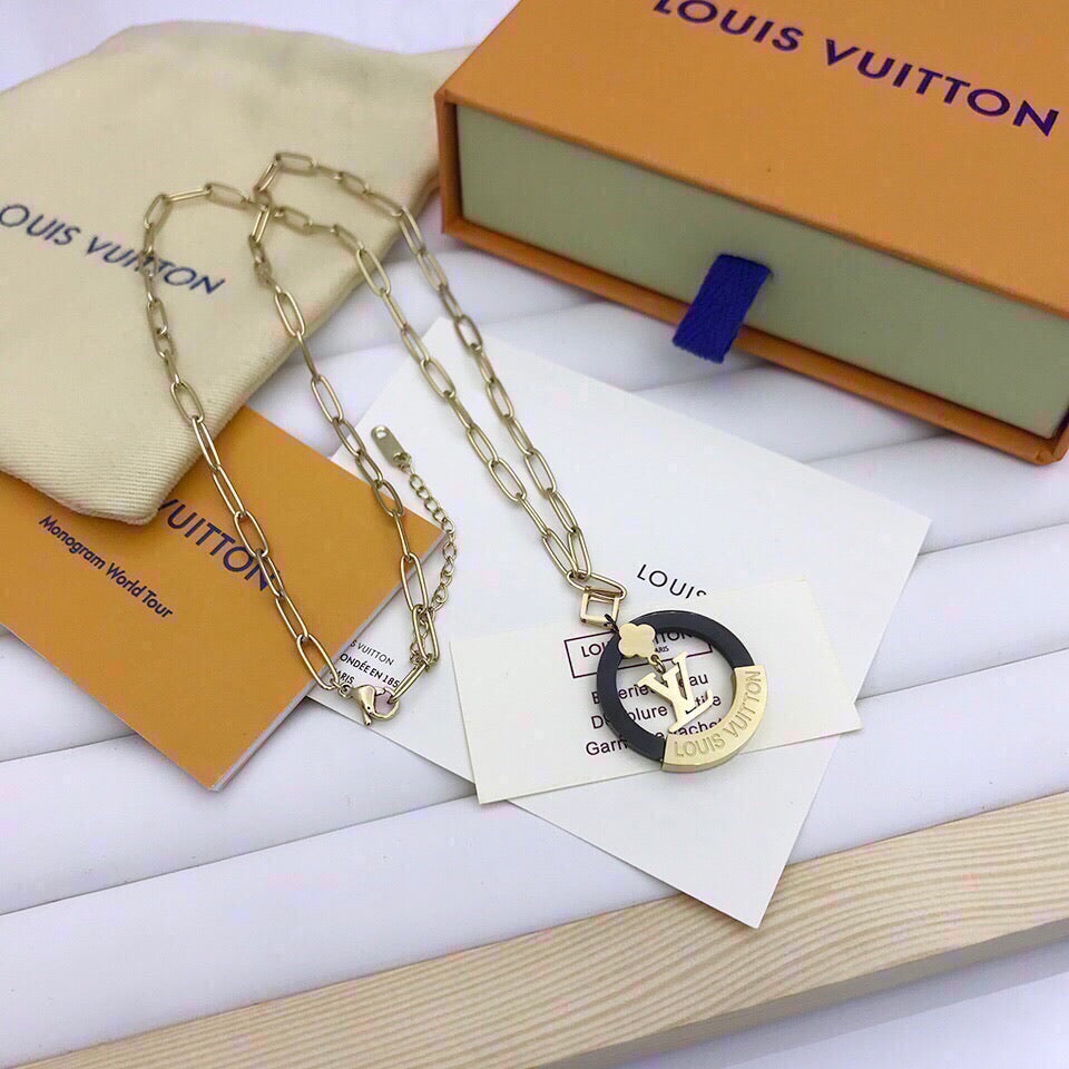 BG - Holiday Necklace louis vuitton002