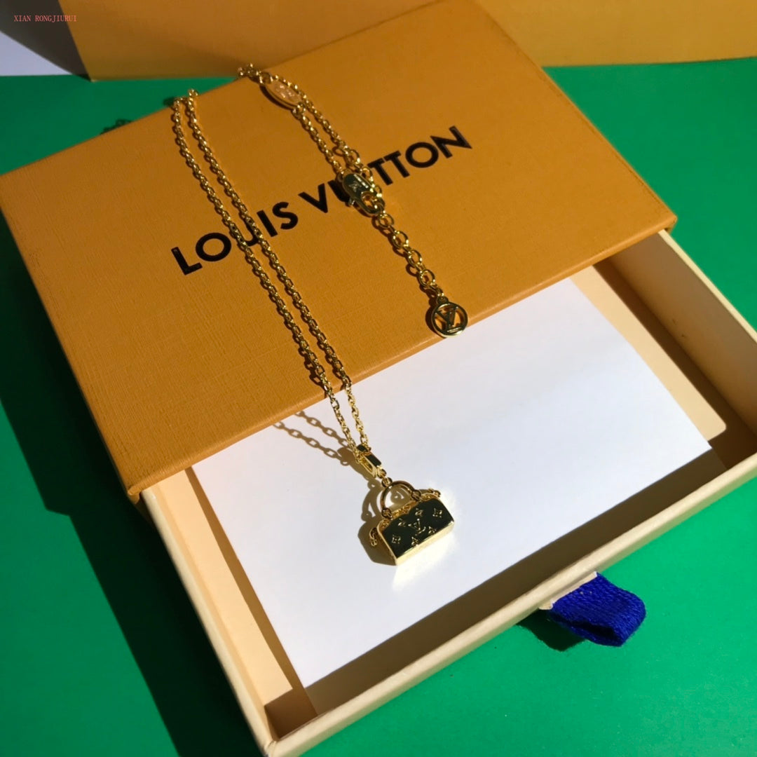 BG - Holiday Necklace louis vuitton031