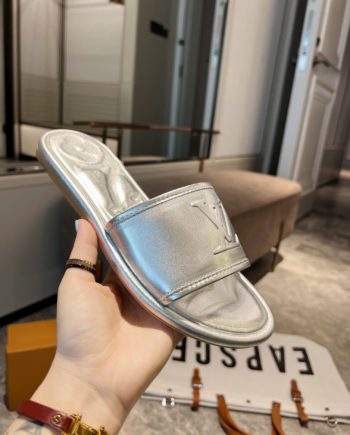 louis vuitton Women's Magnetic Flat Mule Sliver For Women 1AA1KZ