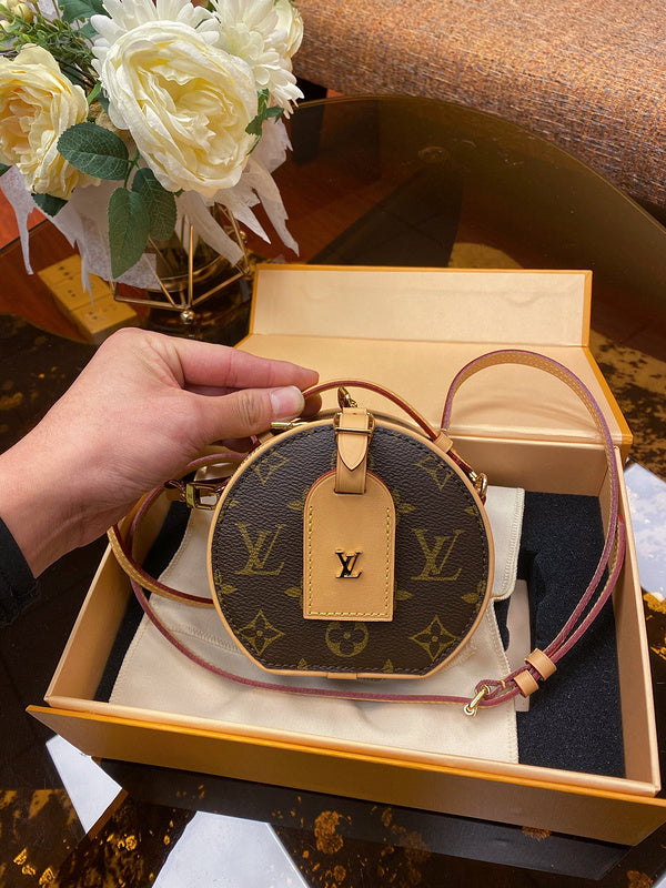Louis Vuitton Luxury Bags 2634