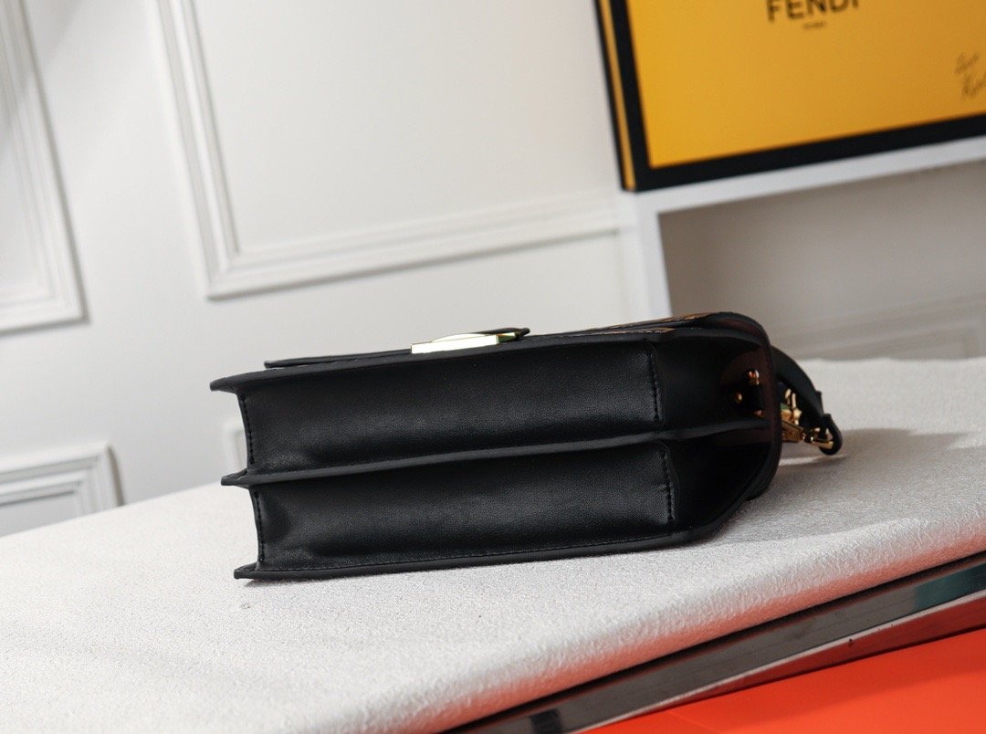 Designer Handbags Fendi 071