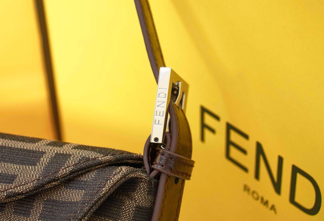 Designer Handbags Fendi 024