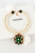 Collier en p��te de verre Chanel