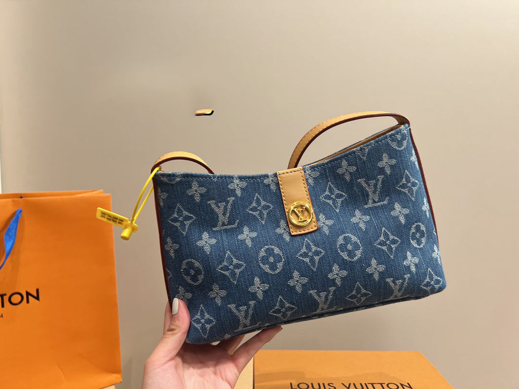 Luxury Bags Louis Vuitton  758