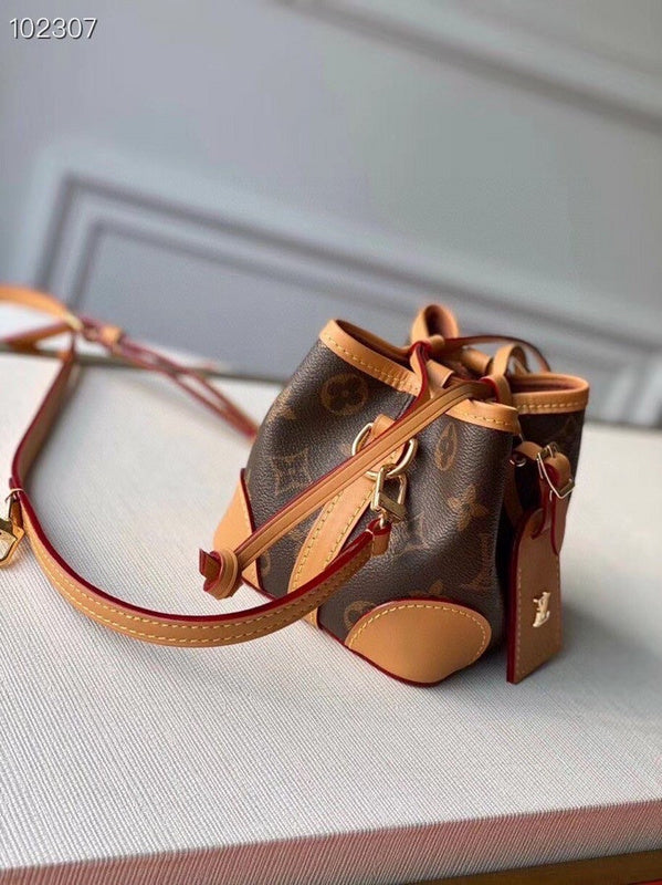 Louis Vuitton Luxury Bags 2695