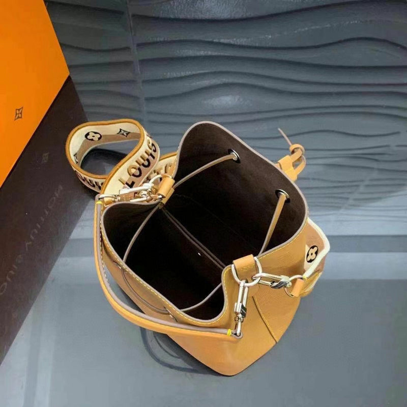 Louis Vuitton Luxury Bags 2490