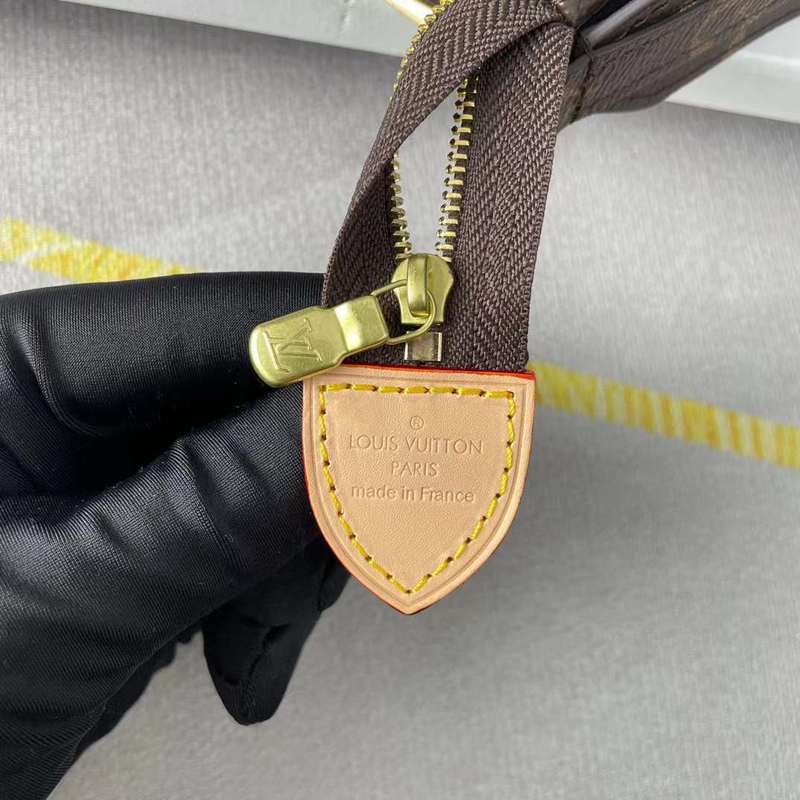 Louis Vuitton Luxury Bags 1847