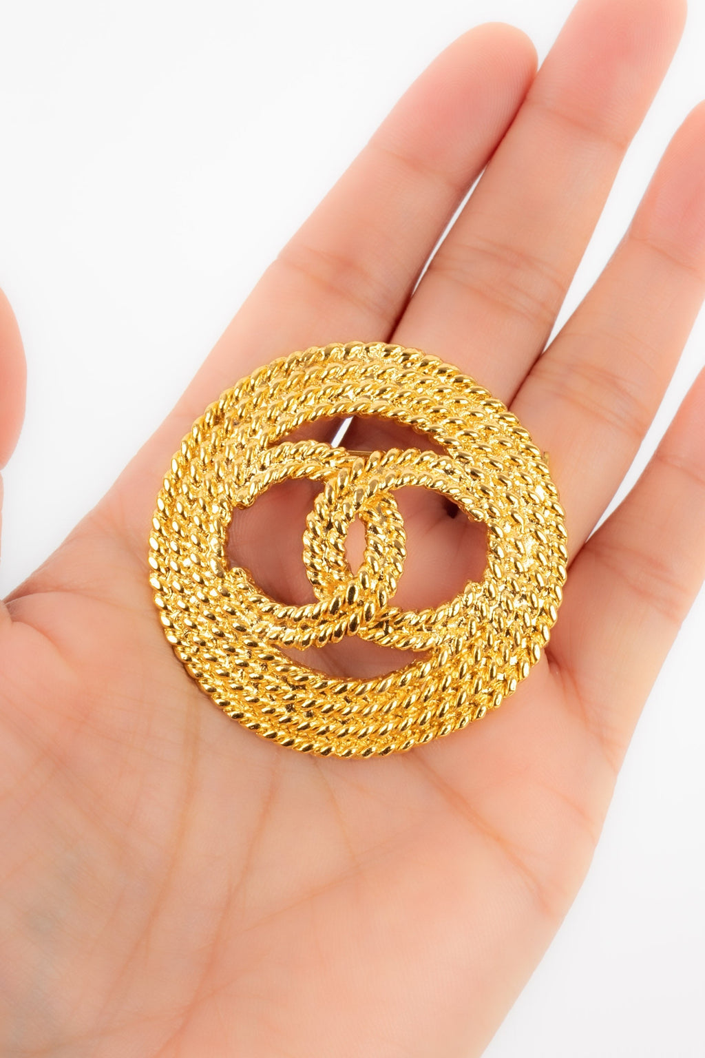 Broche cc Chanel
