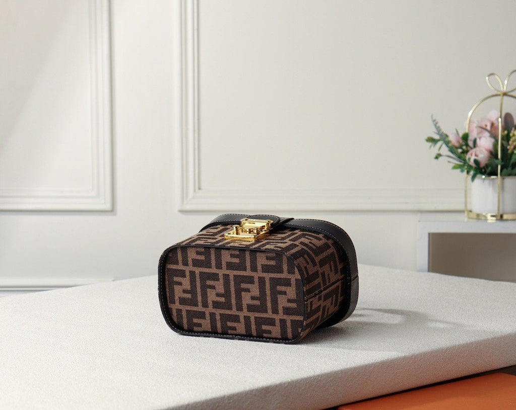 Designer Handbags Fendi 073