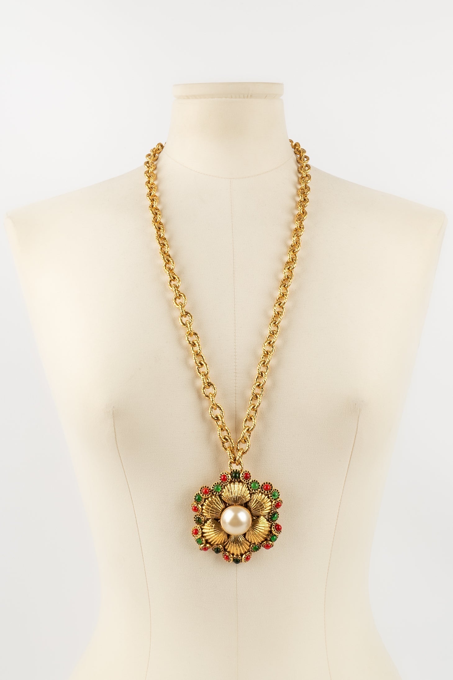 Collier Chanel