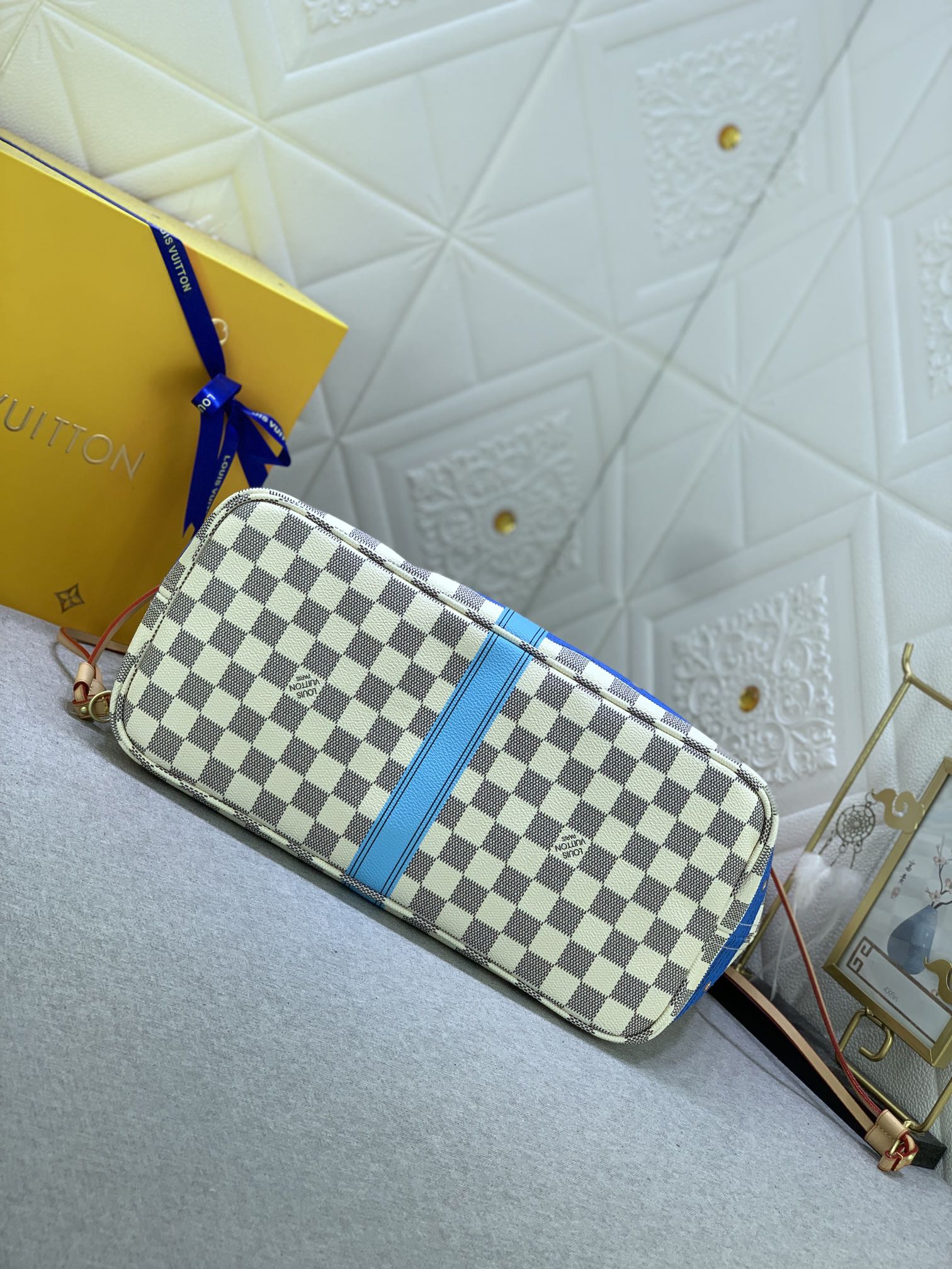 Luxury Bags Louis Vuitton  810