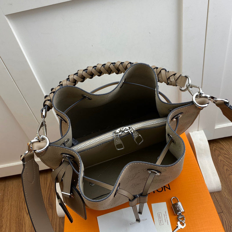 Louis Vuitton Luxury Bags 1833