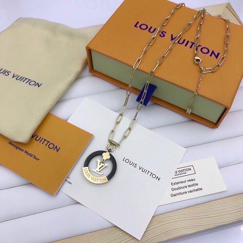 BG - Holiday Necklace louis vuitton002