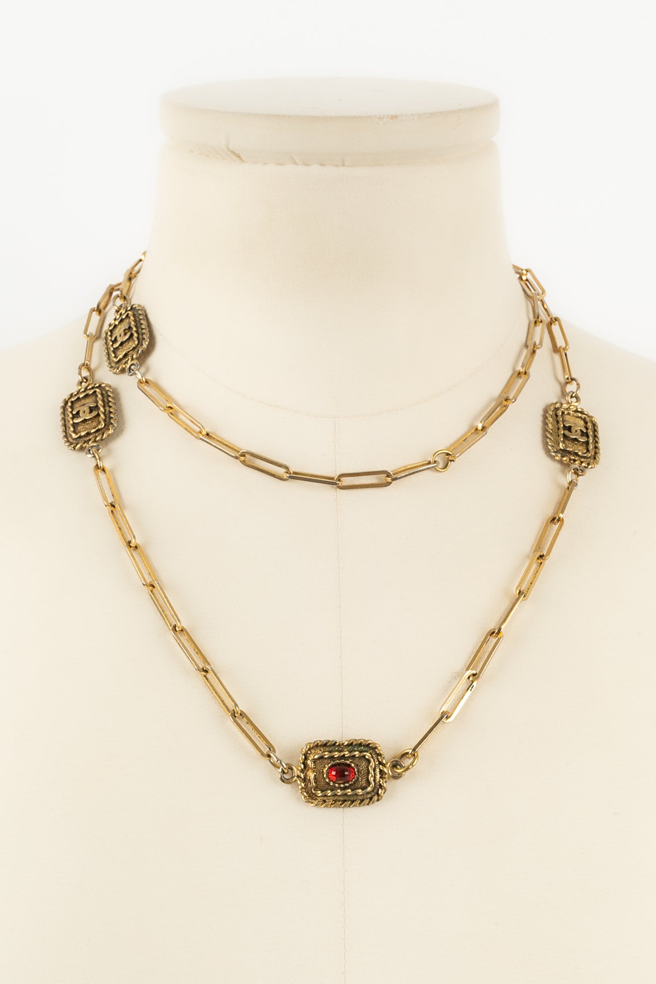 Collier dor�� Chanel 1984