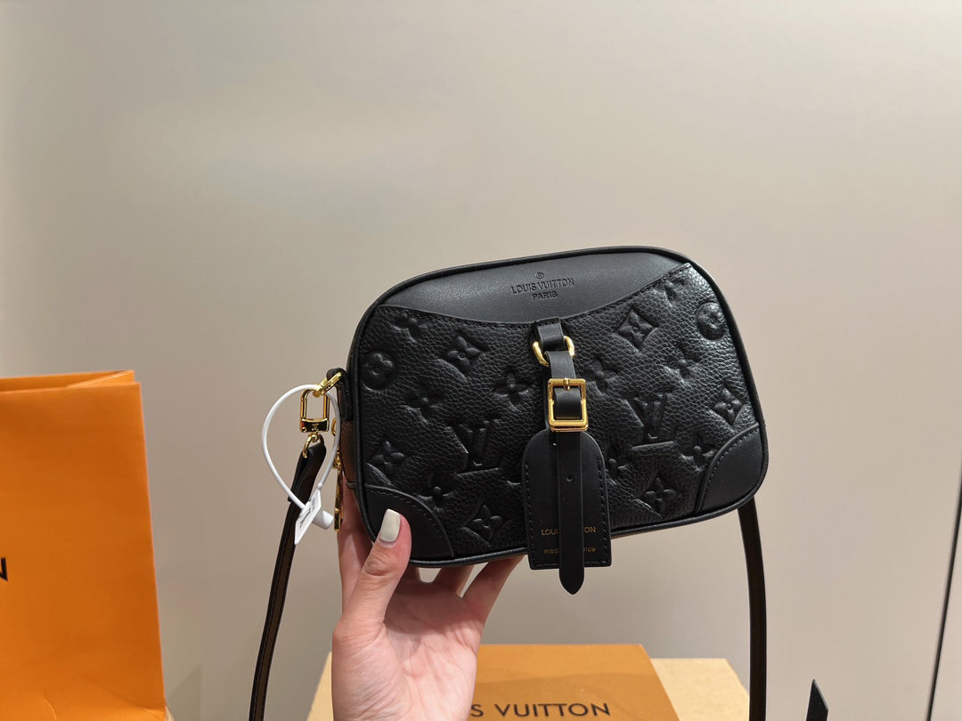 Luxury Bags Louis Vuitton  756