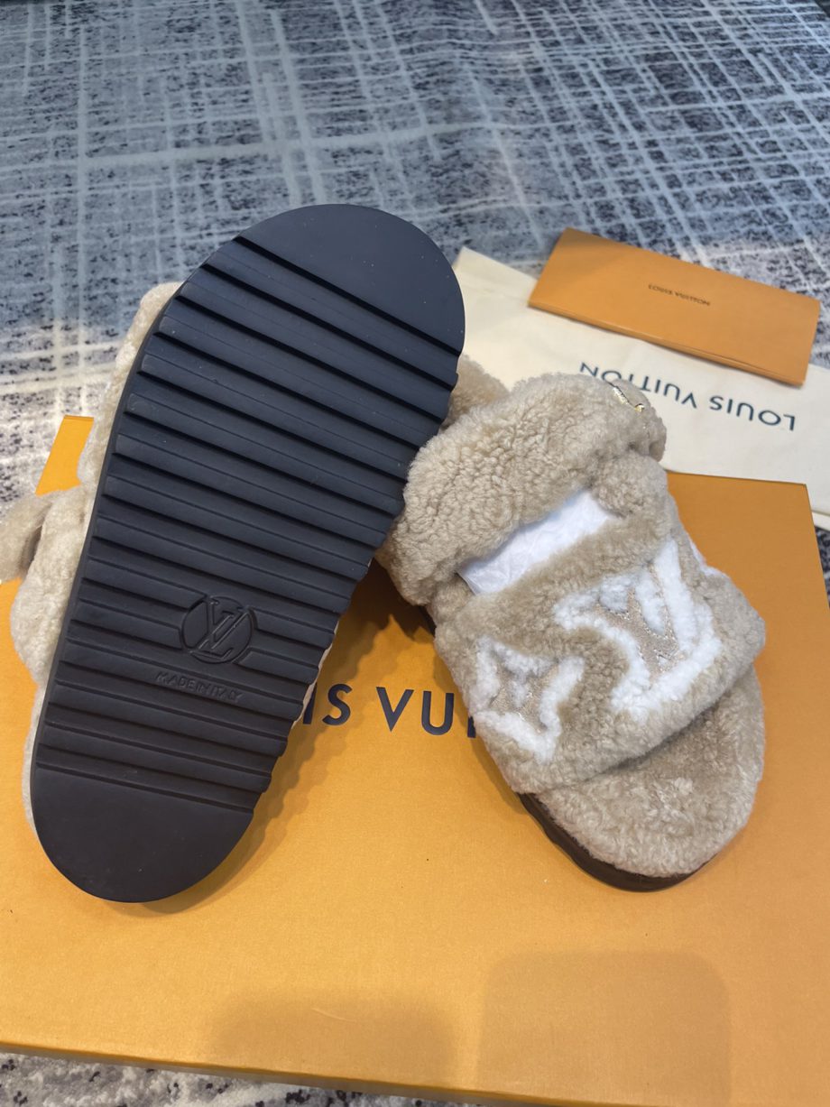 louis vuitton Women's Paseo Flat Comfort Mule Beige For Women LV