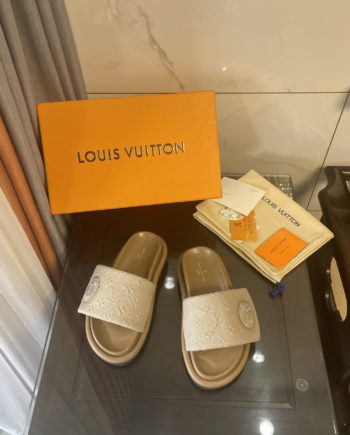 louis vuitton Women's Pool Pillow Comfort Flat Mule Beige For Women