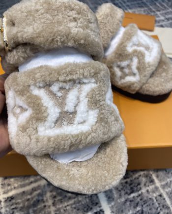 louis vuitton Women's Paseo Flat Comfort Mule Beige For Women LV