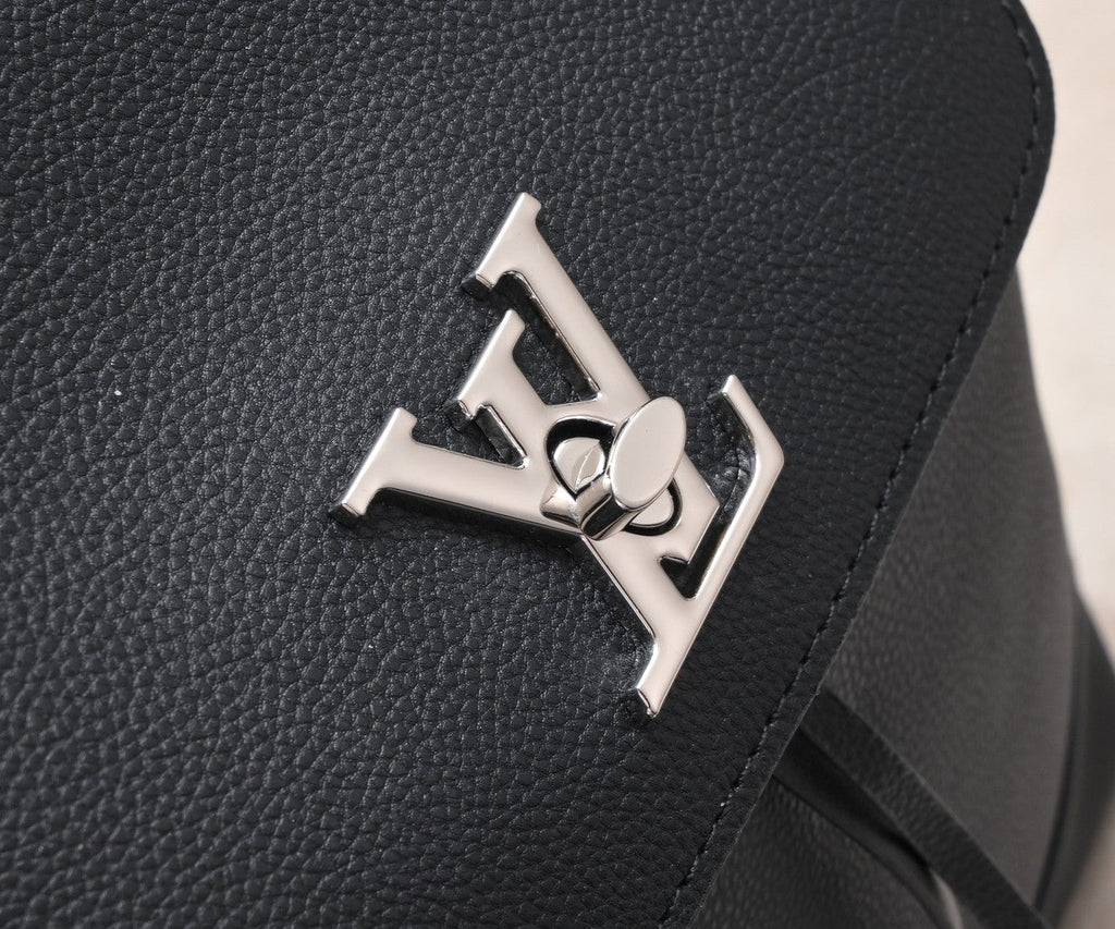 Luxury Bags Louis Vuitton  808