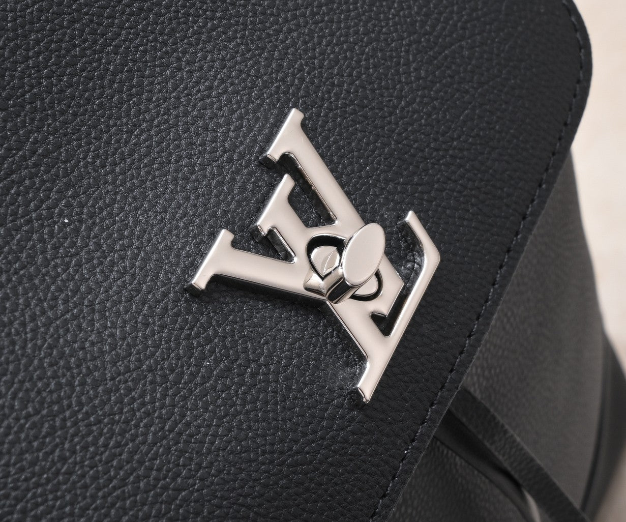 Luxury Bags Louis Vuitton  808