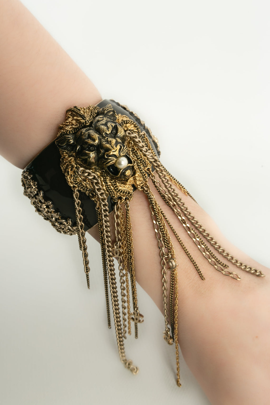 Bracelet "tête de lion" Chanel 2011