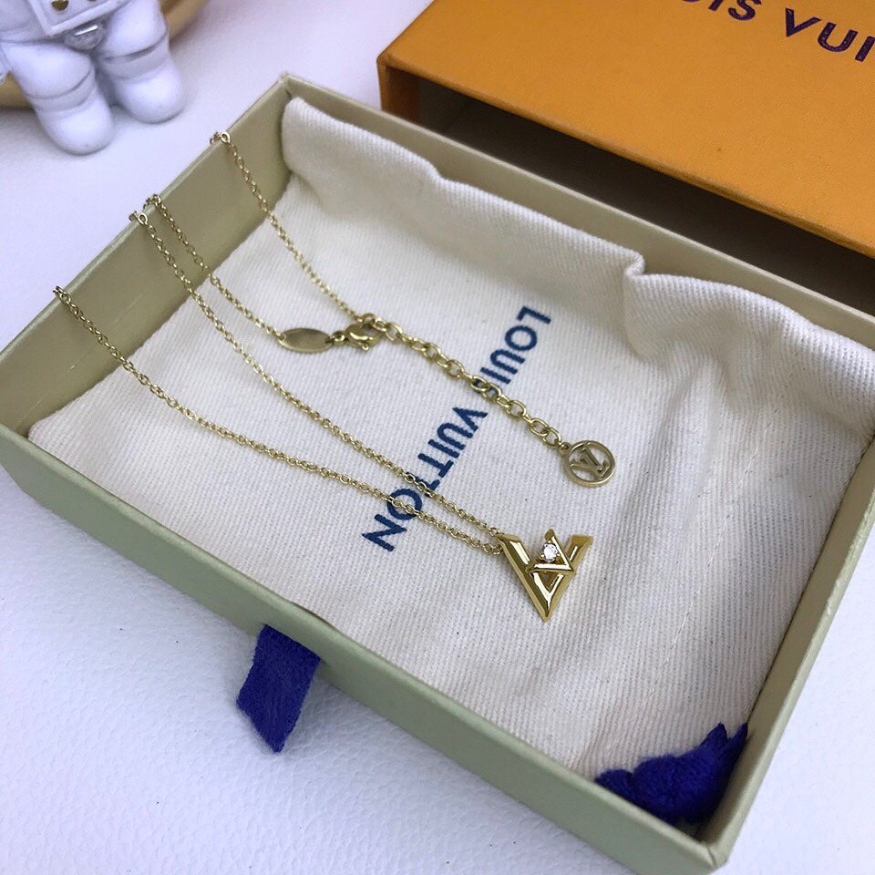 BG - Holiday Necklace louis vuitton015