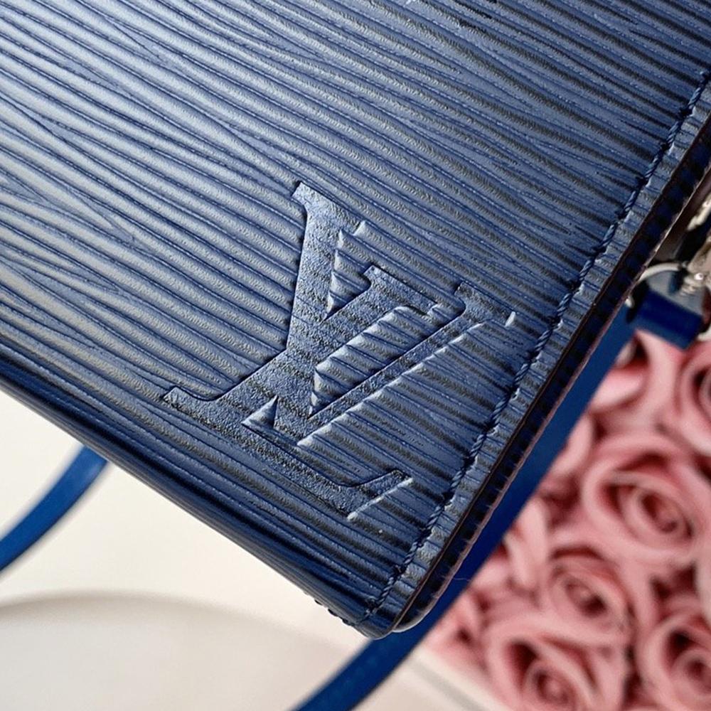 Louis Vuitton Bleeker Box Bag