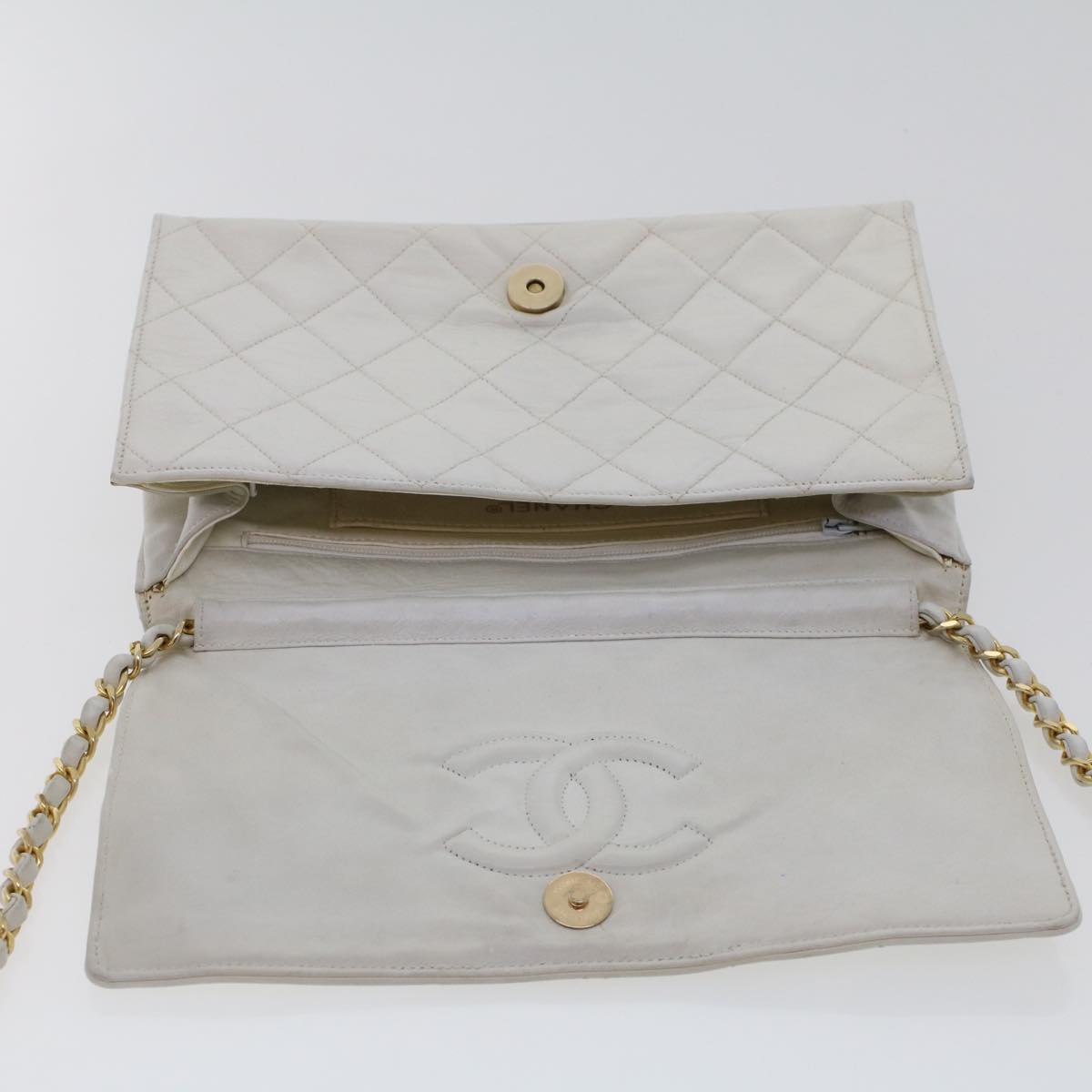 CHANEL Matelasse Circle Chain Shoulder Bag Lamb Skin White CC  bs5899