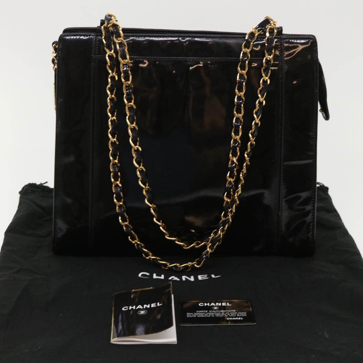 CHANEL Chain Shoulder Bag Patent leather Black CC Auth bs6435