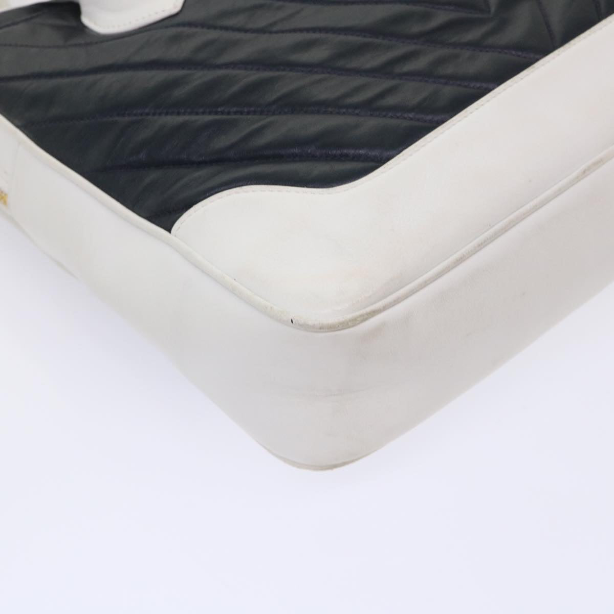 CHANEL V Stitch Hand Bag Lamb Skin White Black CC Auth bs6661