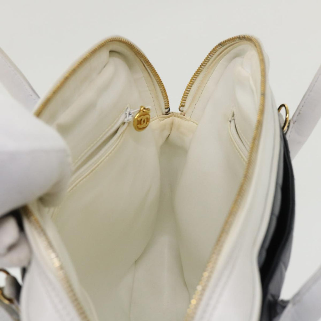 CHANEL V Stitch Hand Bag Lamb Skin White Black CC  bs6661