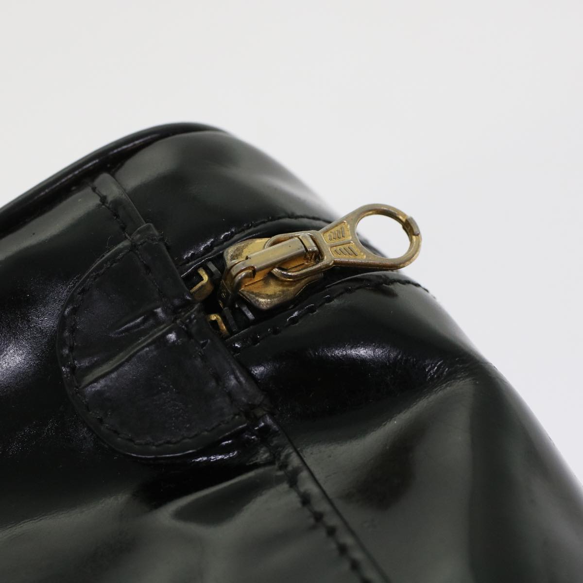 CHANEL Vanity Cosmetic Pouch Patent leather Black CC Auth bs6857