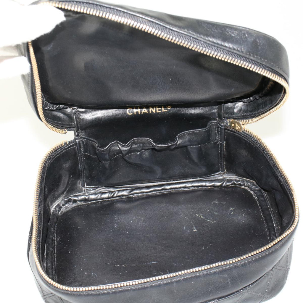 CHANEL Bicolole Vanity Cosmetic Pouch Leather Black CC Auth bs6921