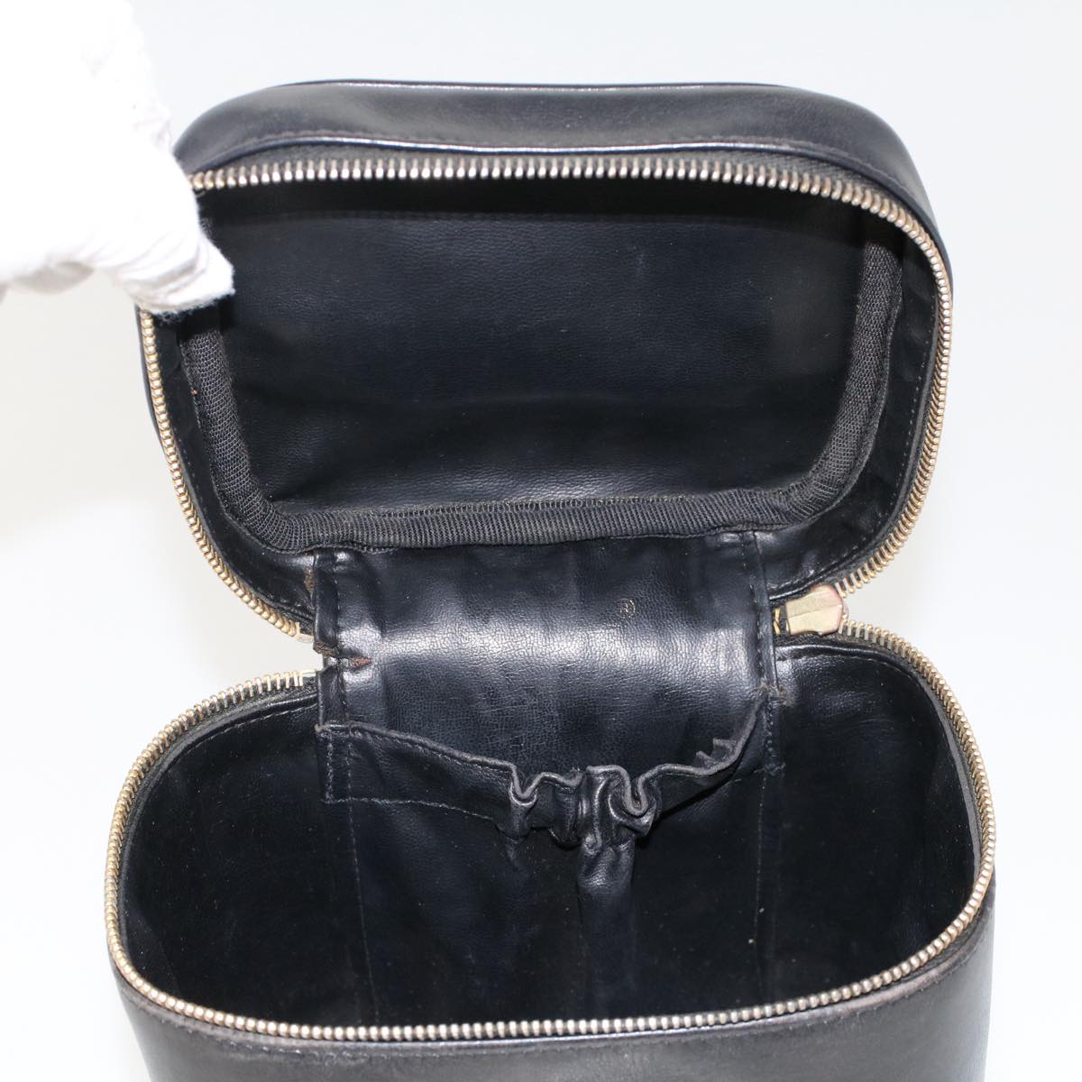 CHANEL Bicolole Vanity Cosmetic Pouch Leather Black CC Auth bs7241