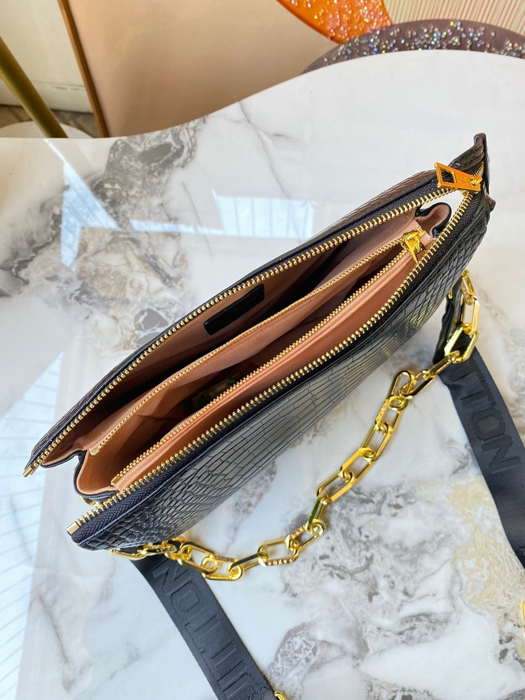 Luxury Bags Louis Vuitton  785