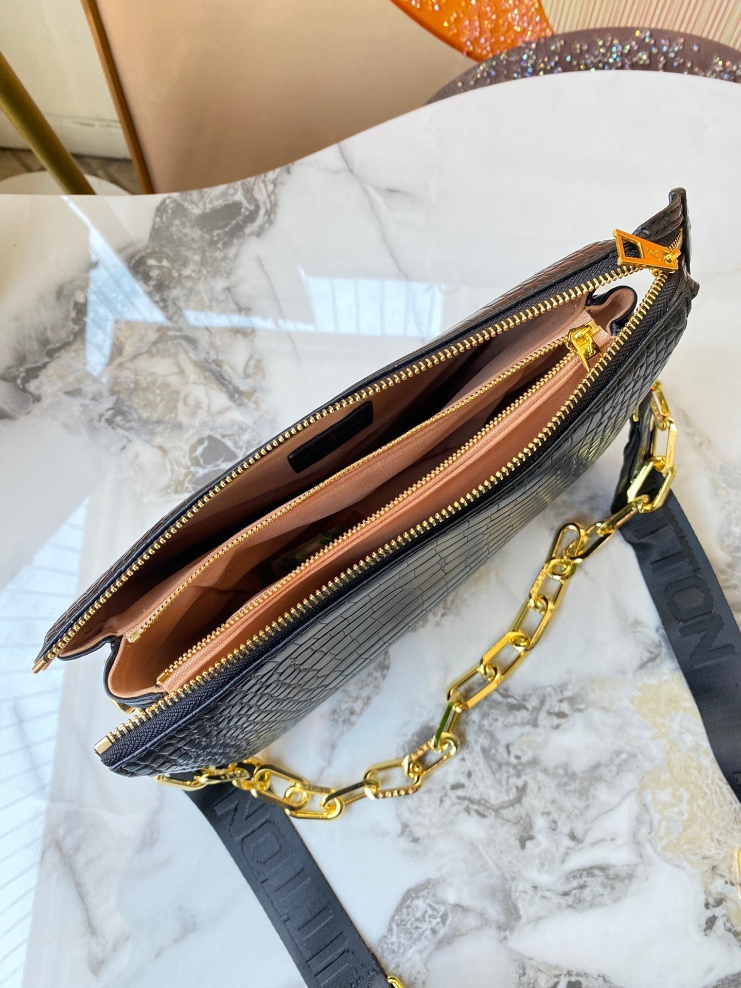 Luxury Bags Louis Vuitton  785
