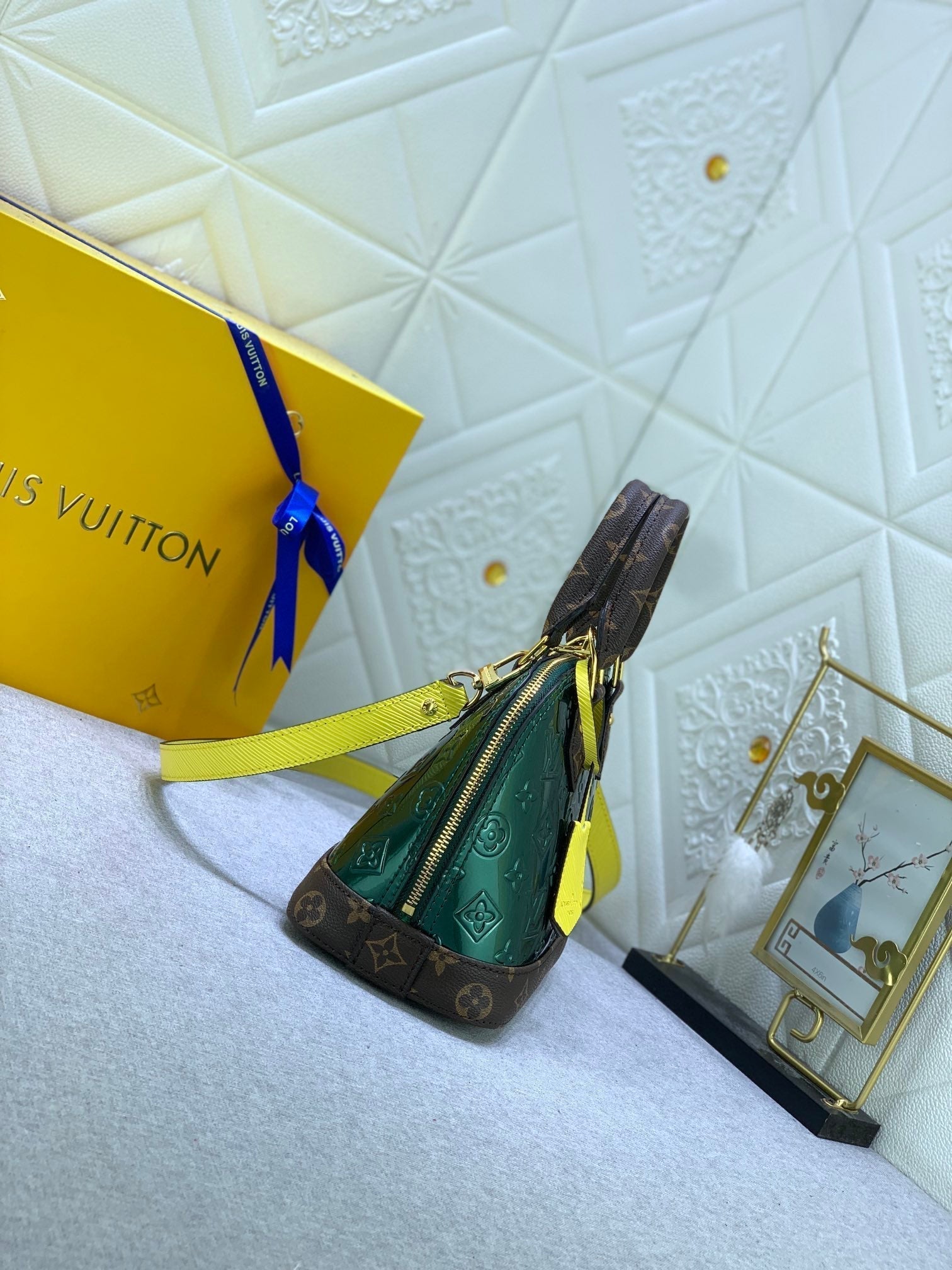 Luxury Bags Louis Vuitton  834