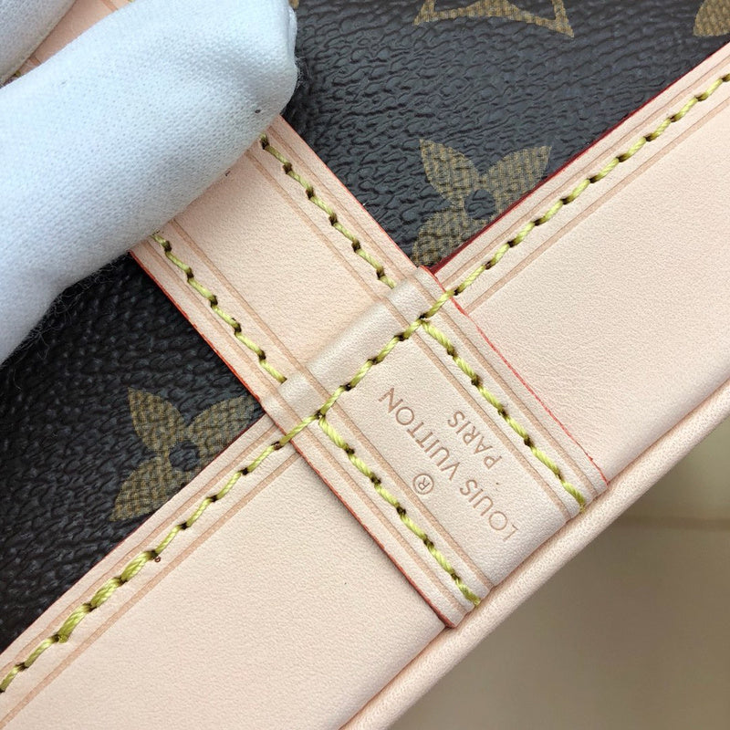 Louis Vuitton Luxury Bags 1982